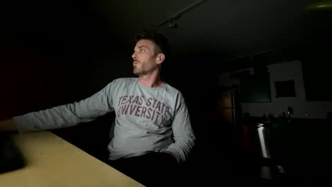 Snapshot of master_louie chatting on 11/02/25, 06:27 muskyjockdick online show from 11/02/25, 06:27