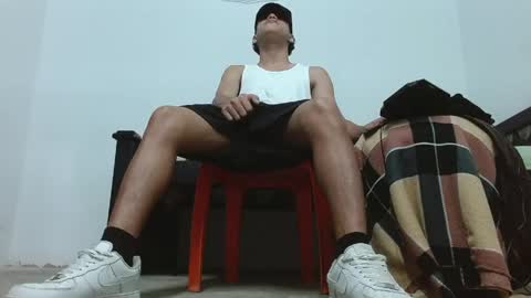 Snapshot of master_pig_ chatting on 05/03/26, 04:13 MASTER ALPHA online show from 05/03/26, 04:13