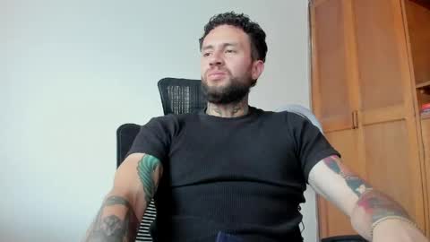 Snapshot of master_steven_01 chatting on 05/19/26, 10:16 steven online show from 05/19/26, 10:16