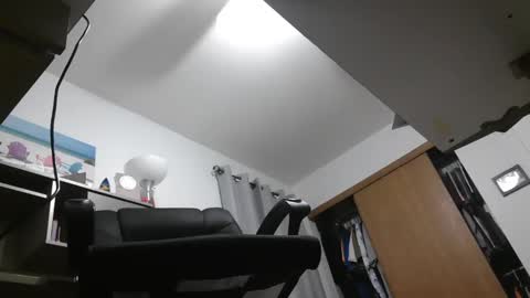 Snapshot of master_thorn chatting on 12/20/24, 10:22 Master Thorn online show from 12/20/24, 10:22