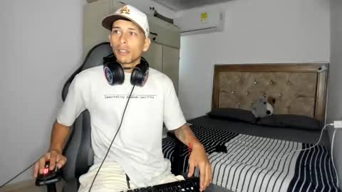 Snapshot of masteralda09 chatting on 06/08/26, 03:23 Alpha junior online show from 06/08/26, 03:23