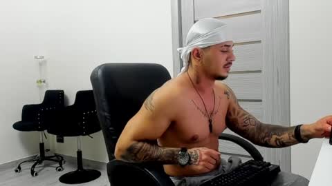 Snapshot of masterchris12 chatting on 12/03/24, 09:00 masterchris12 online show from 12/03/24, 09:00