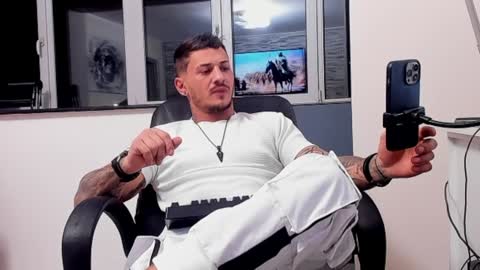 Snapshot of masterchris12 chatting on 12/11/24, 08:28 masterchris12 online show from 12/11/24, 08:28