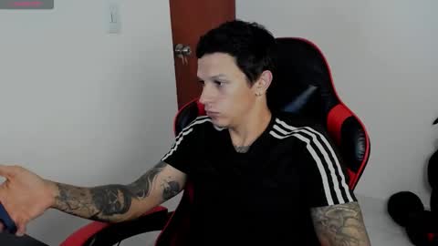 Snapshot of masterdave7 chatting on 09/19/25, 12:28 Dave online show from 09/19/25, 12:28