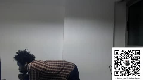 Snapshot of masterdomfuck chatting on 04/21/26, 01:42 Masterdomfuck online show from 04/21/26, 01:42