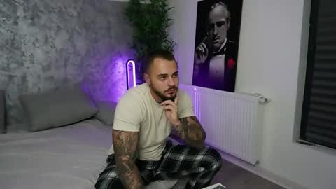 Snapshot of masterkingmuscle chatting on 10/05/25, 08:29 masterkingmuscle online show from 10/05/25, 08:29