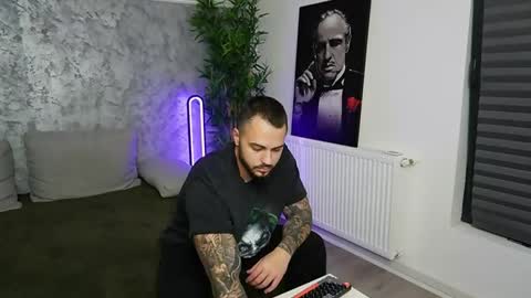 Snapshot of masterkingmuscle chatting on 12/03/25, 09:24 masterkingmuscle online show from 12/03/25, 09:24