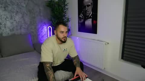 Snapshot of masterkingmuscle chatting on 01/05/26, 08:01 masterkingmuscle online show from 01/05/26, 08:01