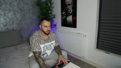 Snapshot of masterkingmuscle chatting on 02/02/26, 08:18 masterkingmuscle online show from 02/02/26, 08:18