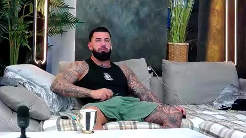 masterkingofmuscle online show from 11/04/25, 07:51