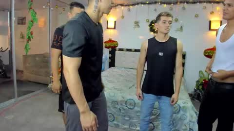 Team Cris Darwin- Fernando- Stiven- David online show from 12/17/25, 11:27