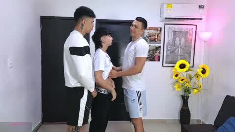 Team Cris Darwin- Fernando- Stiven- David online show from 04/19/26, 11:09