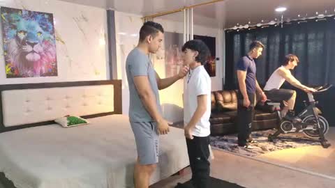 Snapshot of masters_sexx chatting on 04/26/26, 11:19 Team Cris Darwin- Fernando- Stiven- David online show from 04/26/26, 11:19