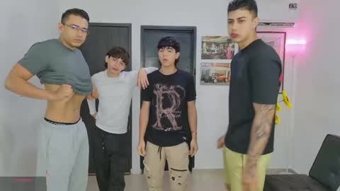 Snapshot of masters_sexx chatting on 05/15/26, 11:06 Team Cris Darwin- Fernando- Stiven- David online show from 05/15/26, 11:06