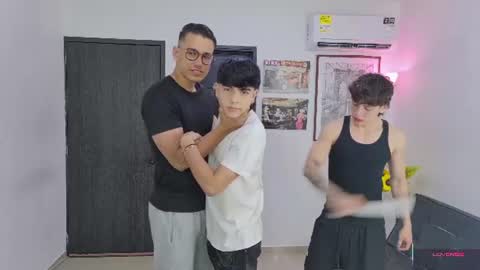 Snapshot of masters_sexx chatting on 06/19/26, 11:03 Team Cris Darwin- Fernando- Stiven- David online show from 06/19/26, 11:03