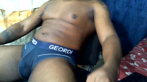 Snapshot of mastershow69 chatting on 02/21/25, 06:18 camilo online show from 02/21/25, 06:18