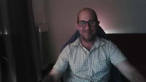 mat11efou online show from 11/18/25, 02:06