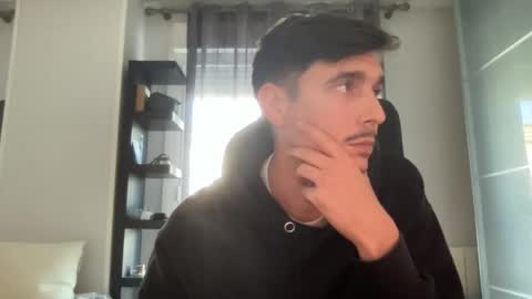 Aaron online show from 12/17/25, 03:29