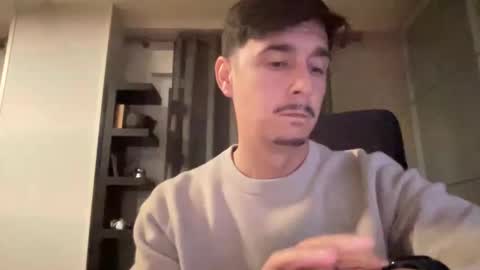 Aaron online show from 12/22/25, 07:11