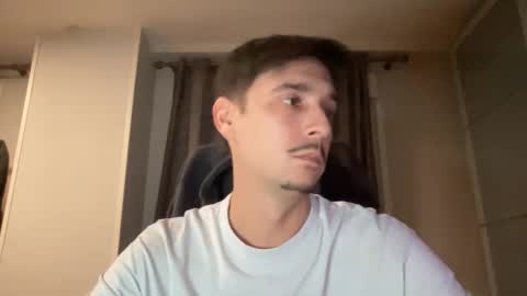 Snapshot of matahavi chatting on 02/04/26, 08:03 Aaron online show from 02/04/26, 08:03