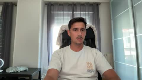 Snapshot of matahavi chatting on 06/11/26, 04:38 Aaron online show from 06/11/26, 04:38