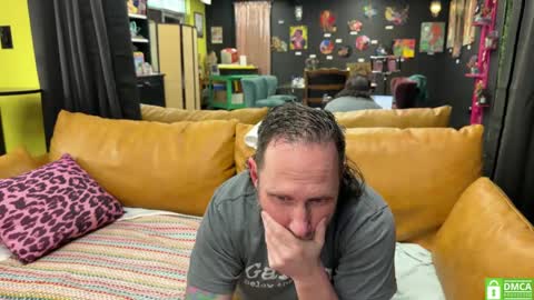 Snapshot of matchingtracksuits chatting on 02/24/25, 09:20 Jer and Kel online show from 02/24/25, 09:20