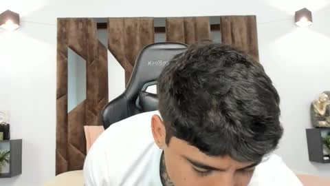 mateo_dilucajs1 online show from 09/25/25, 08:01