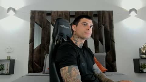 mateo_dilucajs1 online show from 11/30/25, 07:40