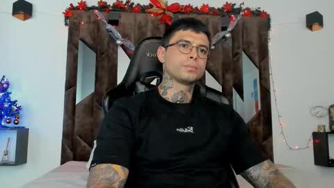 mateo_dilucajs1 online show from 12/21/25, 09:22