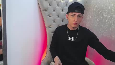 mateo mitchell online show from 10/14/25, 04:35