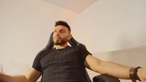 Snapshot of mateo_vega_ chatting on 06/24/26, 04:00 MATEO online show from 06/24/26, 04:00