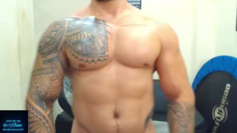 Snapshot of mateosexyhot22 chatting on 04/30/26, 08:15 Mateo online show from 04/30/26, 08:15