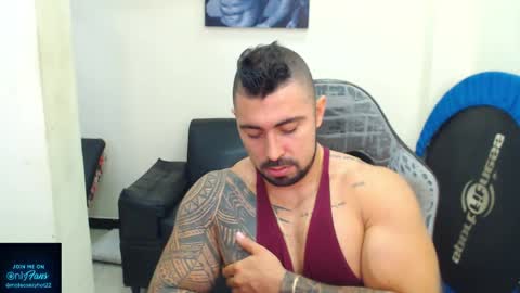 Snapshot of mateosexyhot22 chatting on 05/01/26, 03:27 Mateo online show from 05/01/26, 03:27