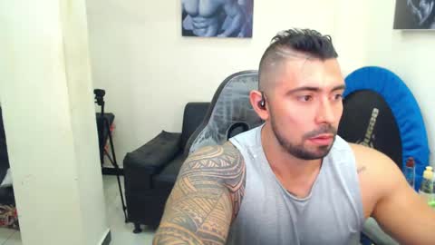 Snapshot of mateosexyhot22 chatting on 06/01/26, 05:47 Mateo online show from 06/01/26, 05:47