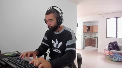 Snapshot of matheusbeard2 chatting on 01/13/26, 03:06 Matheus online show from 01/13/26, 03:06