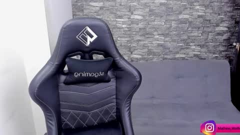 Mathew Independent model online show from 01/12/26, 09:53