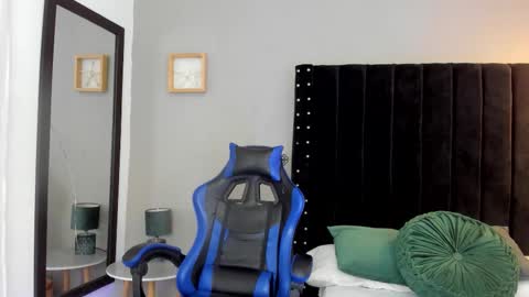 Snapshot of mathewboy2 chatting on 01/18/26, 12:09 mathewboy2 online show from 01/18/26, 12:09