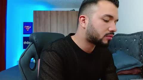 mathewhot3 online show from 11/19/25, 04:01