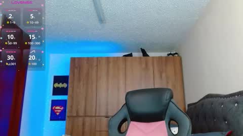 mathewhot3 online show from 12/05/25, 02:31