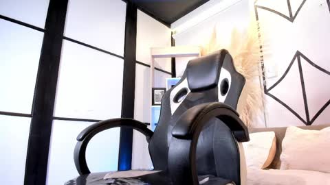 MathewSanz  online show from 04/08/26, 12:05