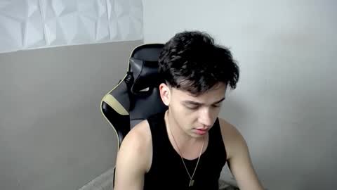 Snapshot of mathiass_twinkk_ chatting on 05/28/26, 05:49 MATHIAS online show from 05/28/26, 05:49