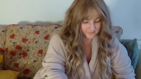 mathilde_solveig online show from 12/15/24, 12:28