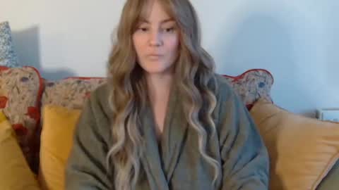 mathilde_solveig online show from 12/20/24, 12:38