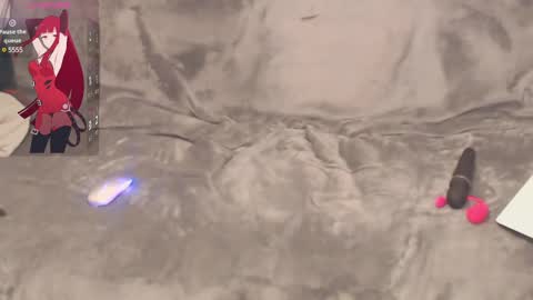 Snapshot of mathurin37 chatting on 02/12/25, 08:59 LooLa online show from 02/12/25, 08:59