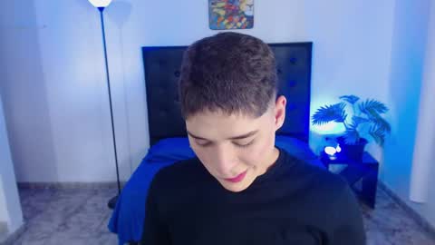 Snapshot of matiii18 chatting on 01/18/26, 01:37 Mati online show from 01/18/26, 01:37