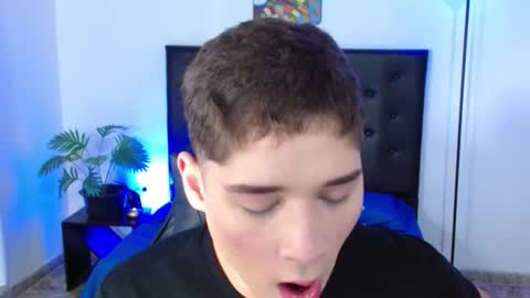 Snapshot of matiii18 chatting on 02/12/26, 01:17 Mati online show from 02/12/26, 01:17