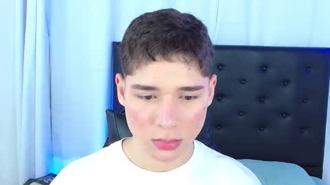 Snapshot of matiii18 chatting on 02/25/26, 01:32 Mati online show from 02/25/26, 01:32