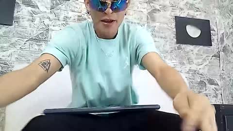 matius_montes online show from 10/12/25, 08:08