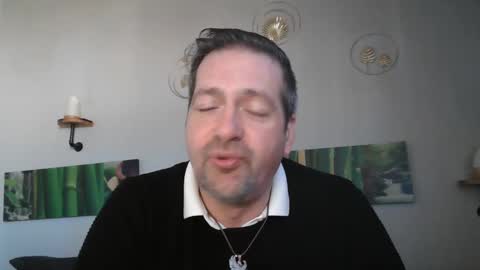 Snapshot of matrike1 chatting on 12/26/24, 11:10 matrike1 online show from 12/26/24, 11:10