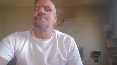 Snapshot of matrike1 chatting on 05/02/26, 11:04 matrike1 online show from 05/02/26, 11:04